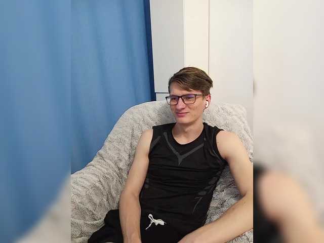 Live sex webcam photo for Ray-Boy #292222820