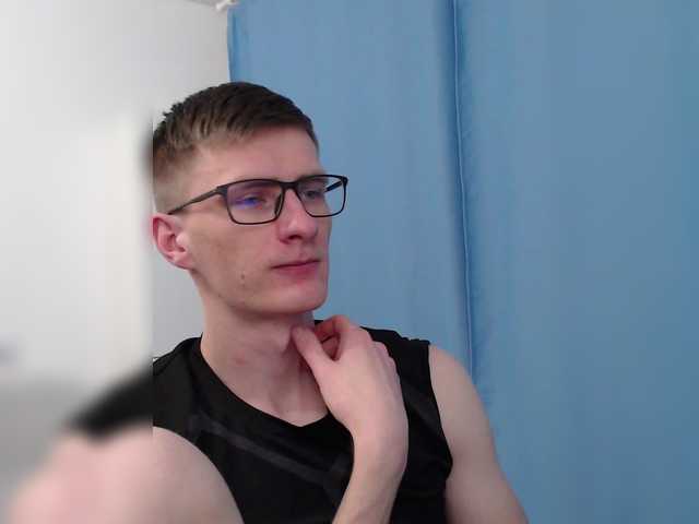 Live sex webcam photo for Ray-Boy #292296845