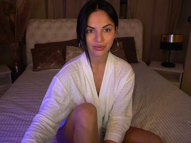 Live sex webcam photo for RayLenee #275921118