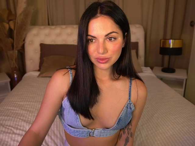 Live sex webcam photo for RayLenee #276106091