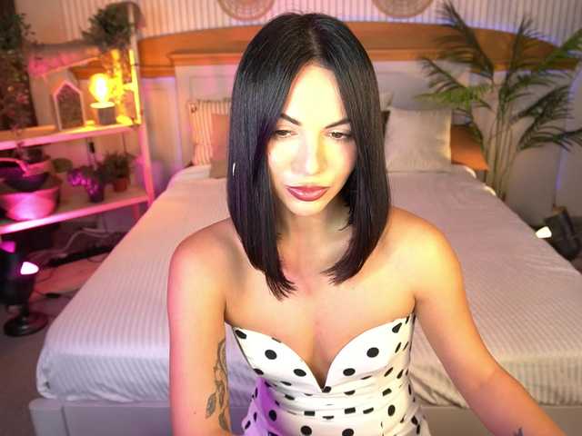 Live sex webcam photo for RayLenee #276197683