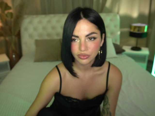 Live sex webcam photo for RayLenee #276495386