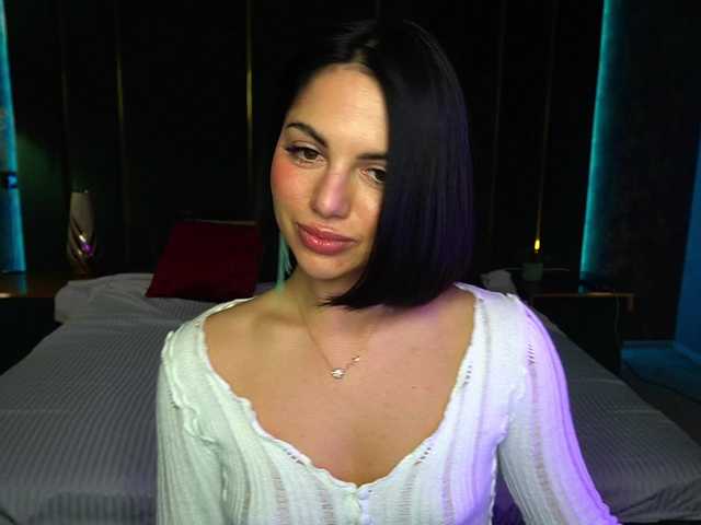 Live sex webcam photo for RayLenee #277490151