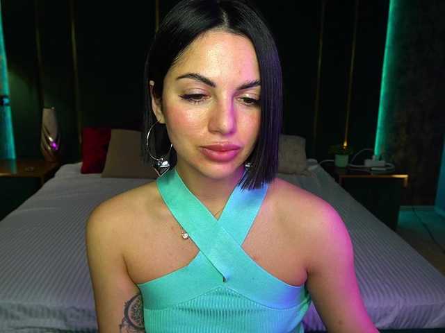 Live sex webcam photo for RayLenee #277509457