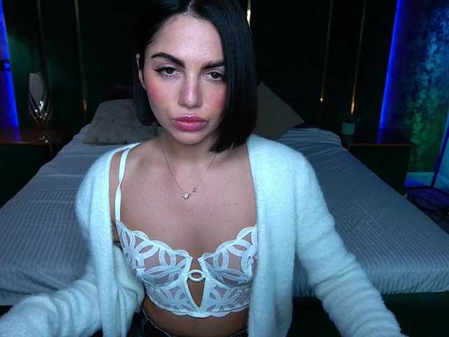 Live sex webcam photo for RayLenee #277555877