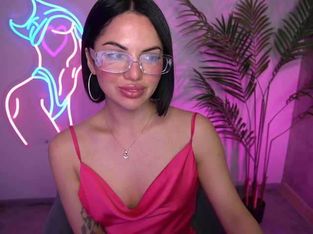 Live sex webcam photo for RayLenee #277796748