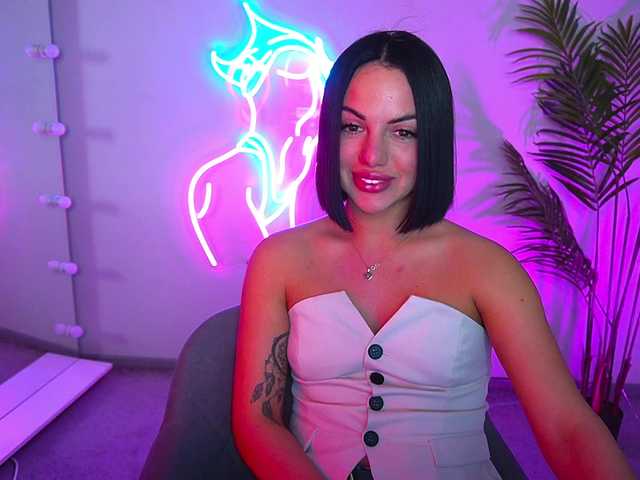 Live sex webcam photo for RayLenee #277849277