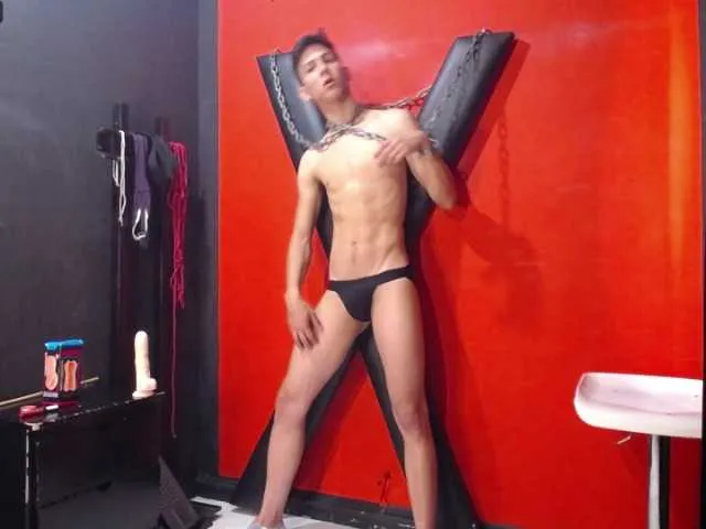 Live sex webcam photo for Raydan-Garcia #275501584