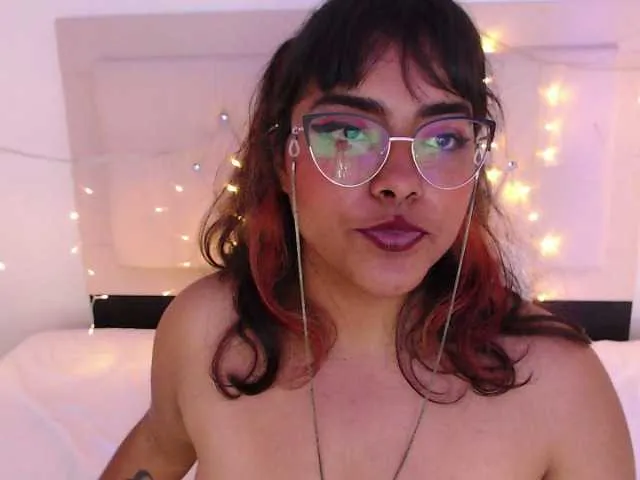 Live sex webcam photo for Raynna-a #273870361