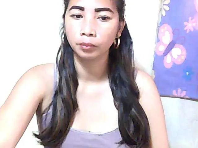 Live sex webcam photo for Razafiahh #278138218