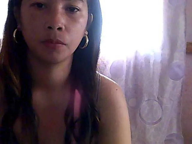 Live sex webcam photo for Razafiahh #278760238