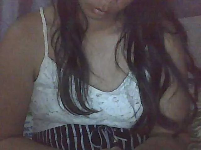 Live sex webcam photo for Razafiahh #285465986