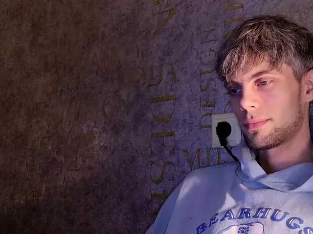 Live sex webcam photo for RealKey #290604599