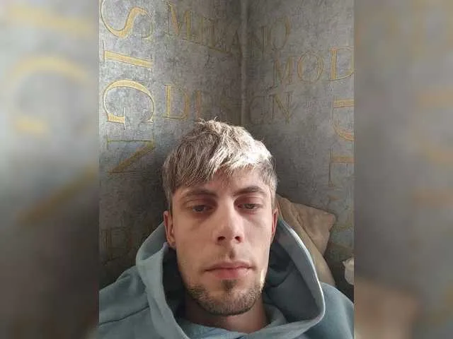 Live sex webcam photo for RealKey #290619928