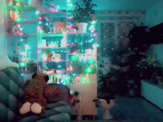 Live sex webcam photo for RealWorker #271804124