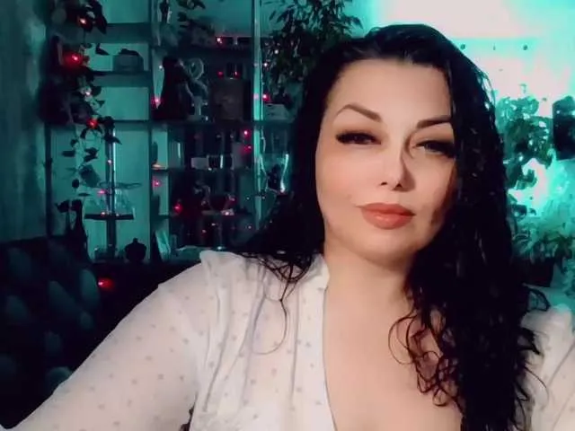 Live sex webcam photo for RealWorker #271905183