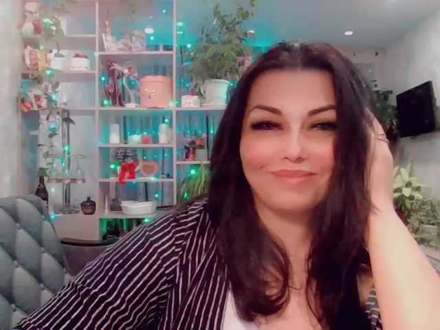 Live sex webcam photo for RealWorker #271953938