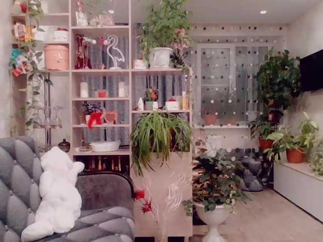 Live sex webcam photo for RealWorker #272293948