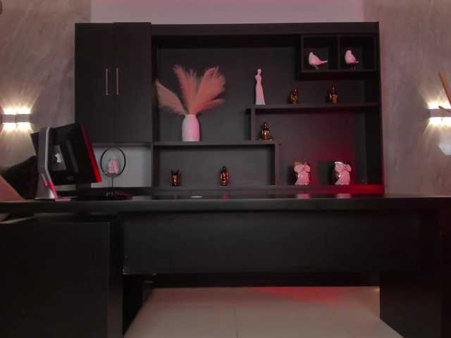 Live sex webcam photo for RebeccaHudson #290464322