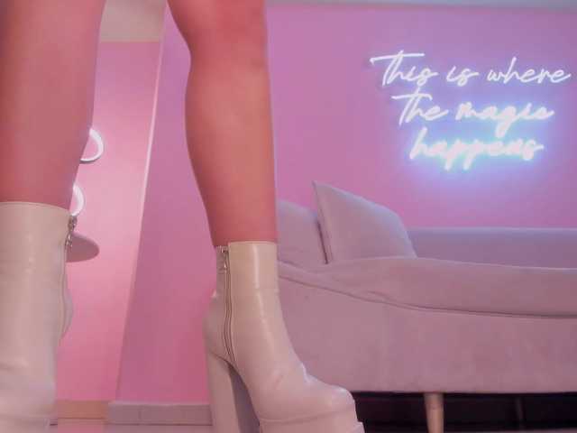 Live sex webcam photo for RebeccaHudson #290653032