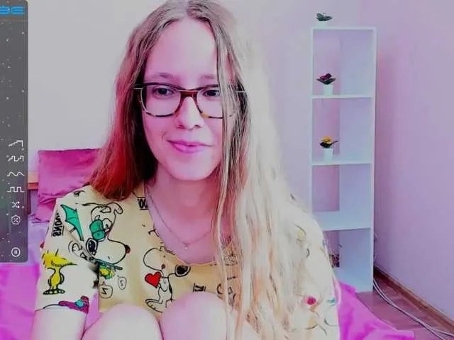 Live sex webcam photo for RebeccaHumm #274529687