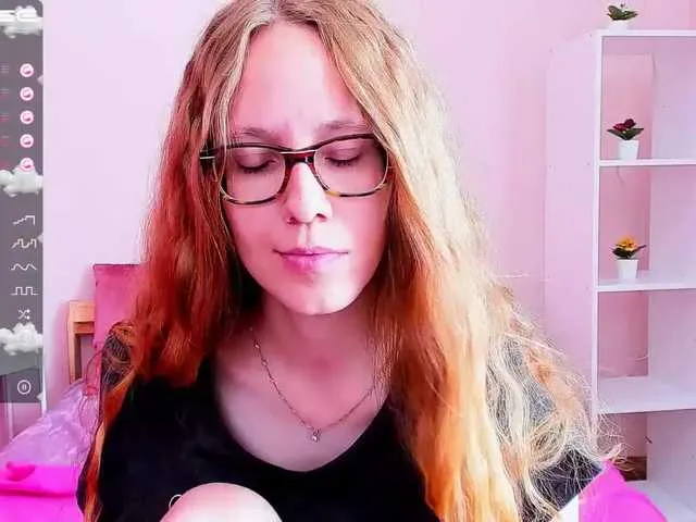 Live sex webcam photo for RebeccaHumm #274540438