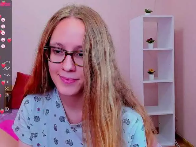 Live sex webcam photo for RebeccaHumm #274583102