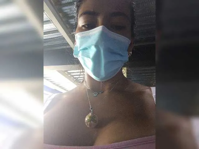 Live sex webcam photo for RebeccaRosse #272515186