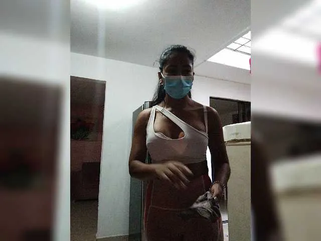 Live sex webcam photo for RebeccaRosse #273647250