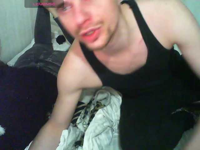 Live sex webcam photo for Red-Alert #277616536