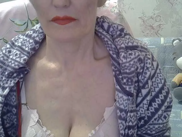 Live sex webcam photo for Red-Rose-777 #292151156