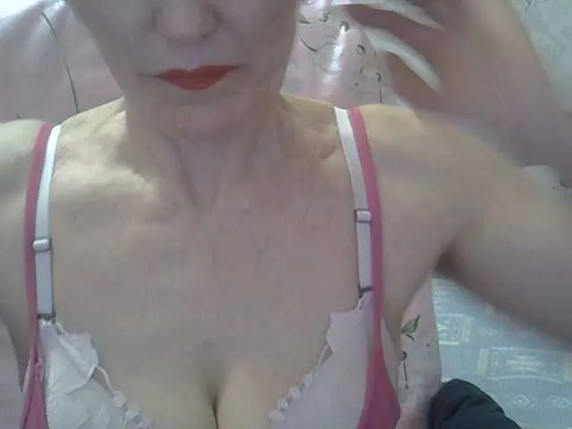 Live sex webcam photo for Red-Rose-777 #292285095