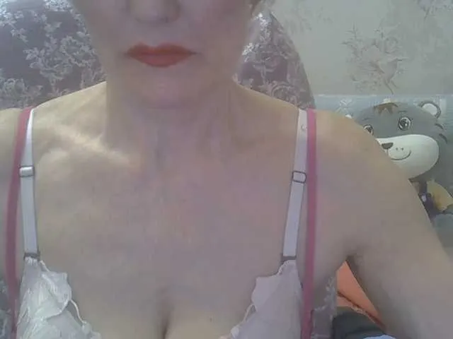 Live sex webcam photo for Red-Rose-777 #292595939