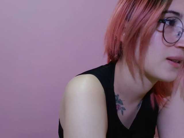 Live sex webcam photo for Red-moonn #276876182