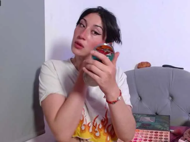 Live sex webcam photo for Red-moonn #290846476