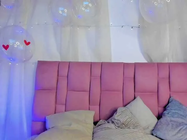 Live sex webcam photo for Red-moonn #291034277