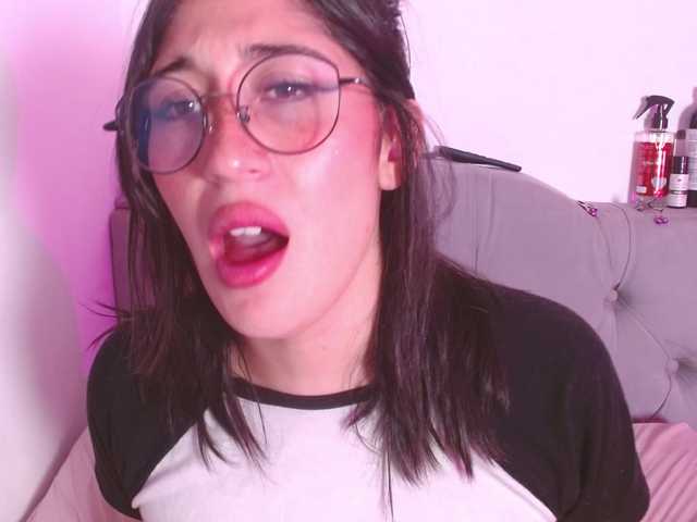 Live sex webcam photo for Red-moonn #291471416