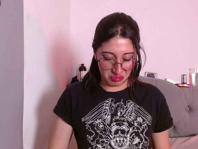 Live sex webcam photo for Red-moonn #291731291