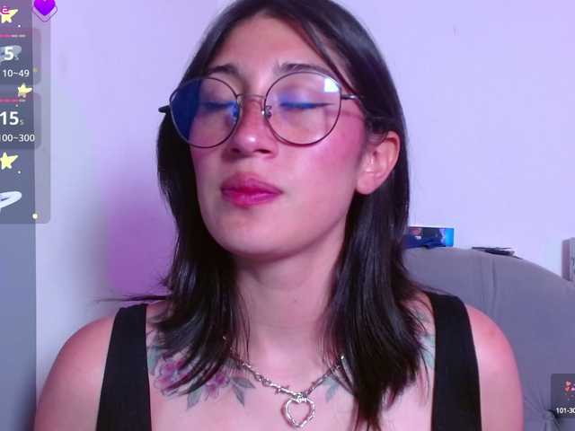 Live sex webcam photo for Red-moonn #291945733