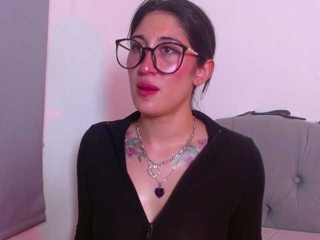 Live sex webcam photo for Red-moonn #292039330