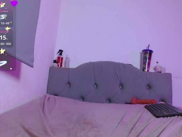 Live sex webcam photo for Red-moonn #292161930