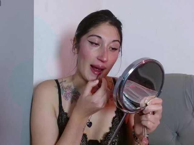 Live sex webcam photo for Red-moonn #292319544