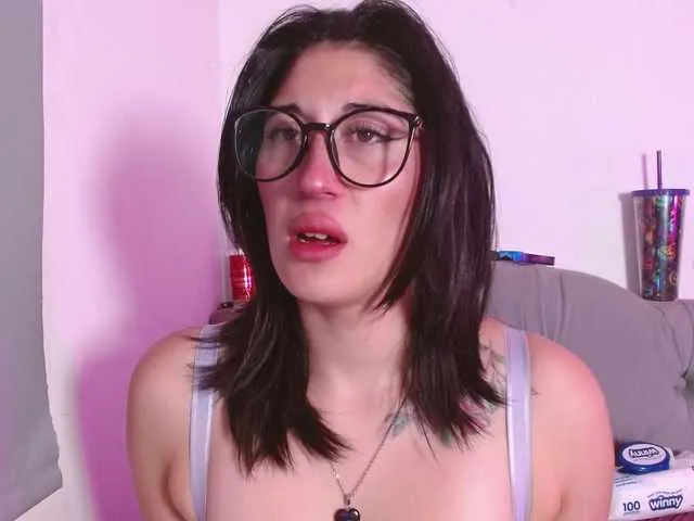 Live sex webcam photo for Red-moonn #292381200