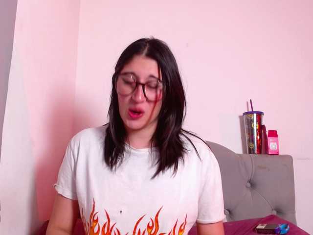 Live sex webcam photo for Red-moonn #292401163