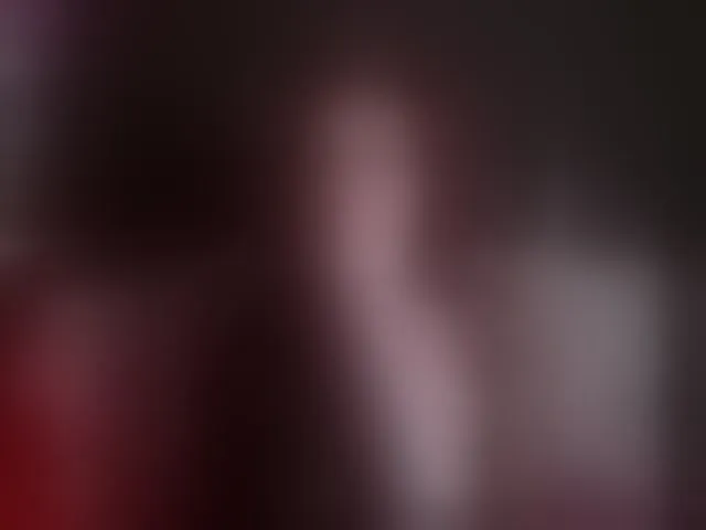 Live sex webcam photo for Red-moonn #292676814