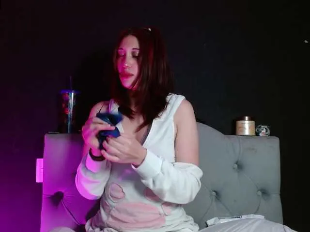 Live sex webcam photo for Red-moonn #292847164