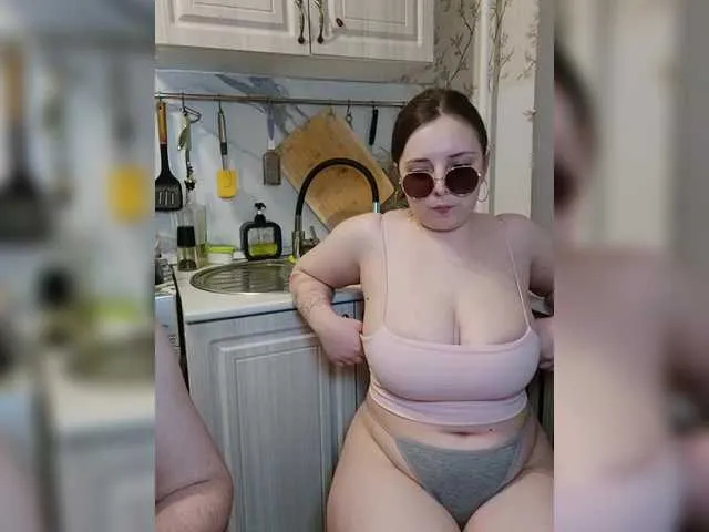 Live sex webcam photo for Red-rooms #290622071