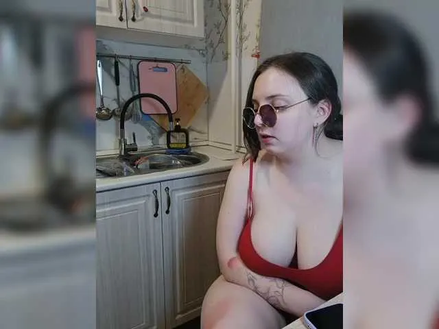 Live sex webcam photo for Red-rooms #290654842