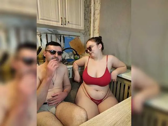 Live sex webcam photo for Red-rooms #290732434