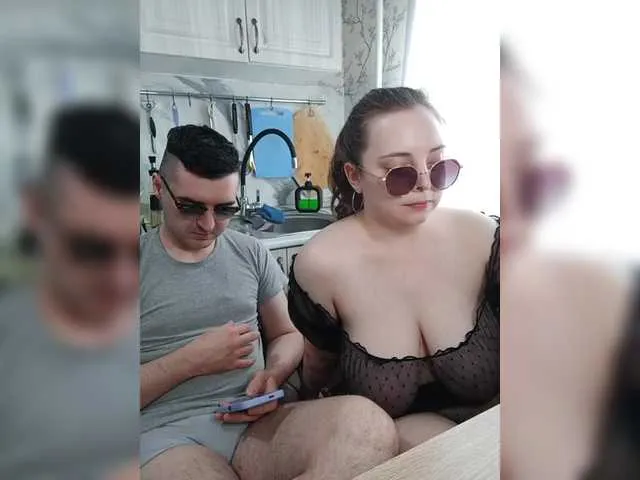 Live sex webcam photo for Red-rooms #290964370